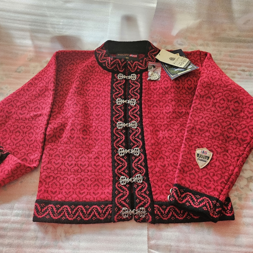 WINDFJORD RED WOOL SWEATER WOMENS XS NEW w TAGS NORWAY
